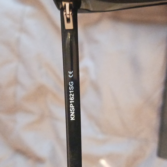 KENDALL + KYLIE CATEYES SUNGLASSES EYEWEAR - Picture 3 of 6